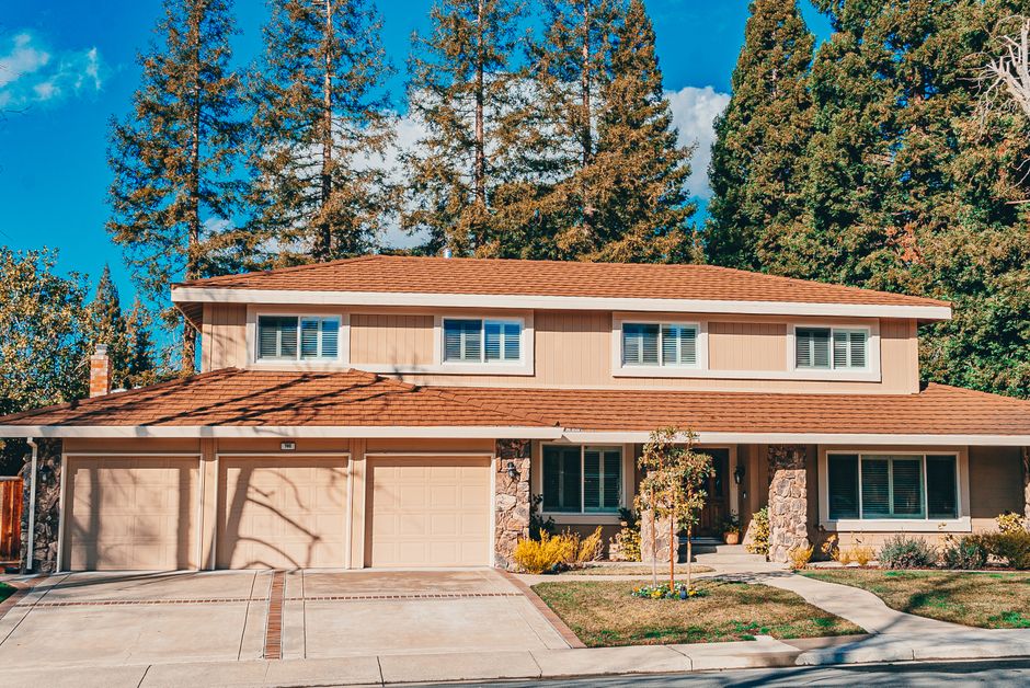 Carriage house garage door