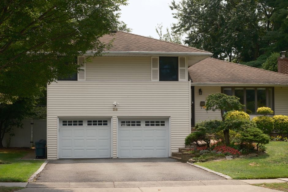 Insulated pro garage door